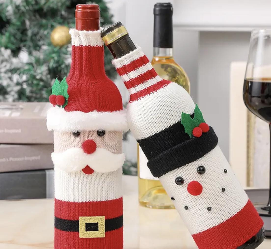 Christmas Santa Wine Bottle Cover Set – Knitted Decoration & Gift Sleeve