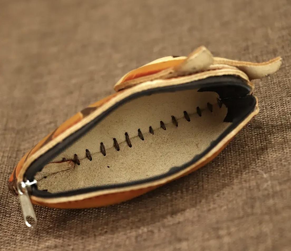 Handmade Leather Cat Coin Purse – Sleeping Kitten Mini Wallet